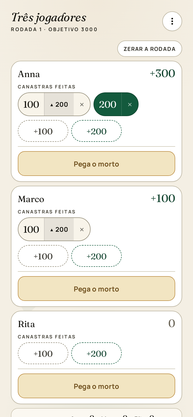 Uma partida de três jogadores em andamento